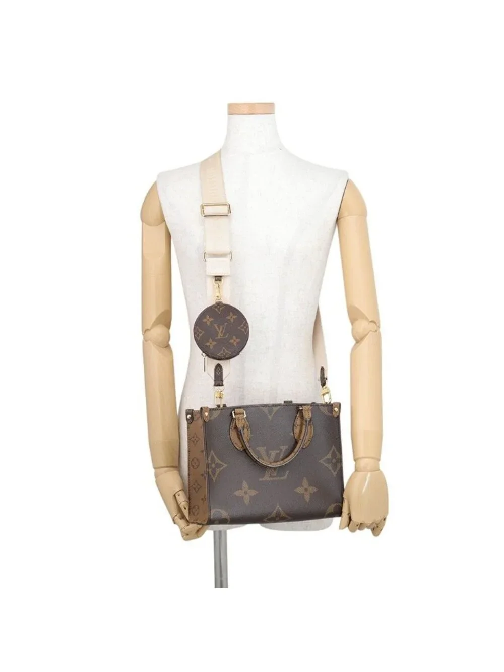 Louis Vuitton Monogram Reverse Giant On The Go PM 2-Way Tote Bag